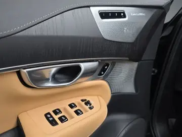 2024 Volvo XC90 с пробегом 8 324 км