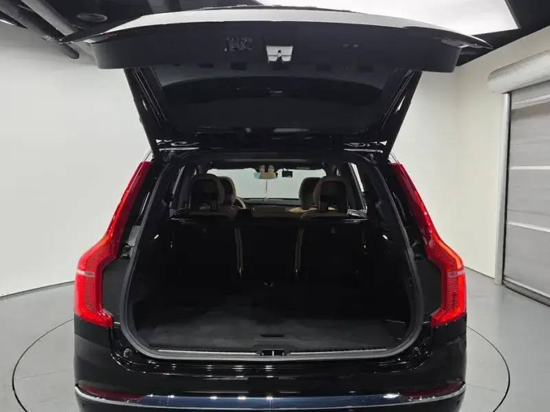 2024 Volvo XC90 с пробегом 8 324 км