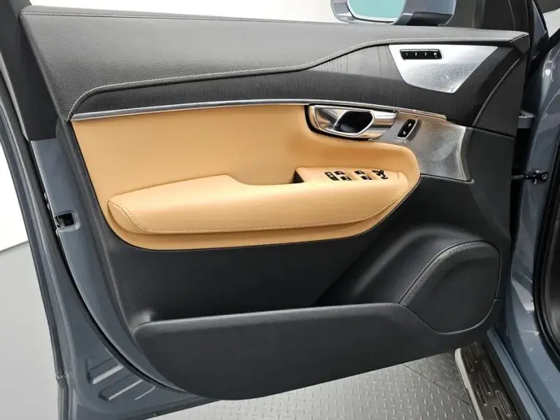 2021 Volvo XC90 с пробегом 88 910 км