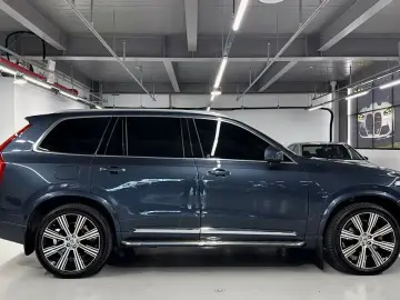 2022 Volvo XC90 с пробегом 71 550 км