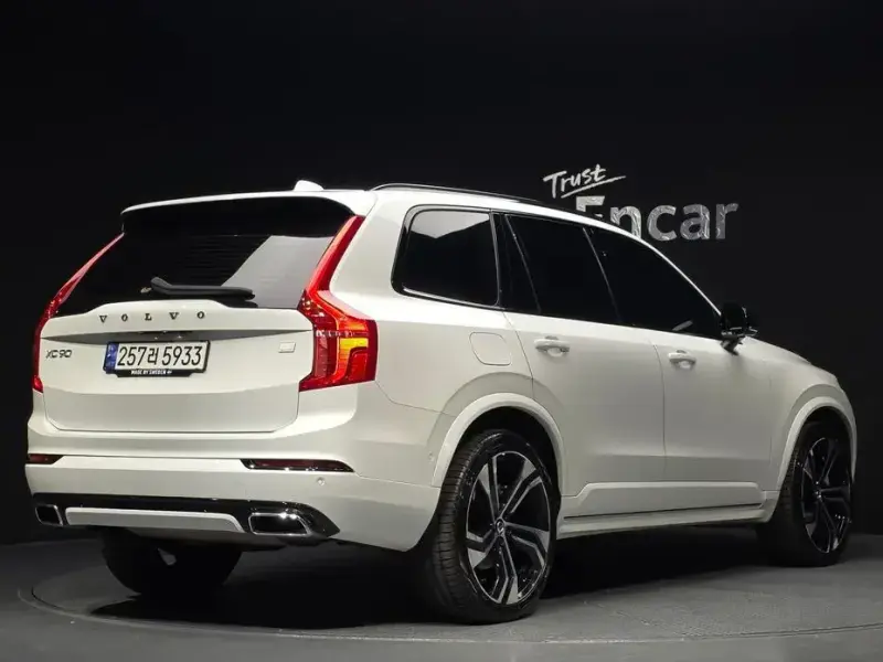 2020 Volvo XC90 с пробегом 100 027 км