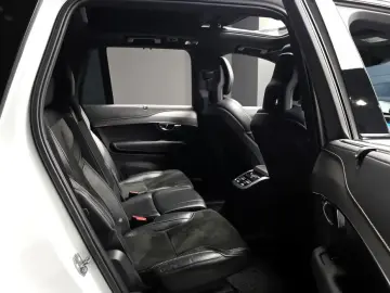 2020 Volvo XC90 с пробегом 100 027 км