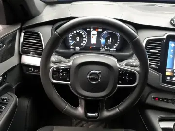 2020 Volvo XC90 с пробегом 100 027 км