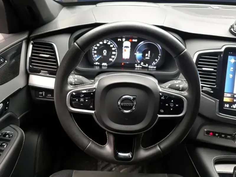 2020 Volvo XC90 с пробегом 100 027 км