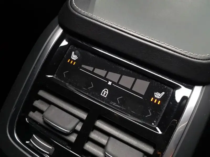 2020 Volvo XC90 с пробегом 100 027 км