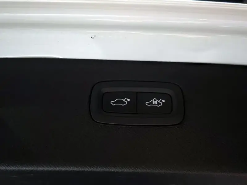2020 Volvo XC90 с пробегом 100 027 км