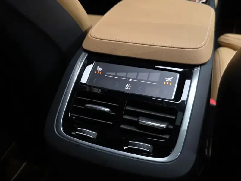2025 Volvo XC90 с пробегом 8 458 км