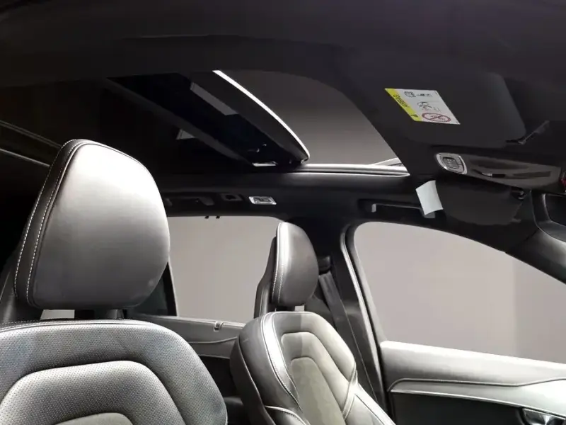 2020 Volvo XC90 с пробегом 100 027 км