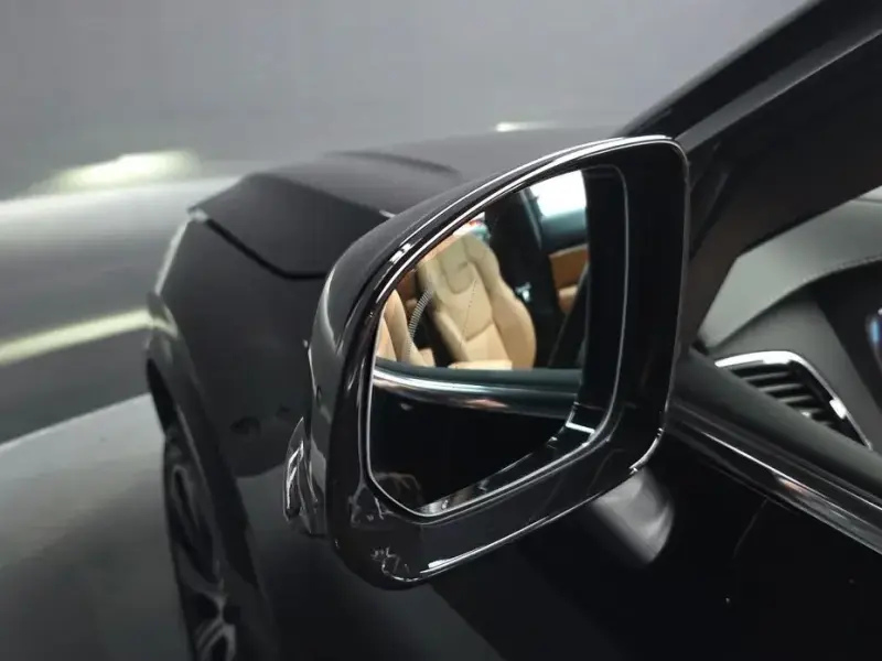 2025 Volvo XC90 с пробегом 8 458 км