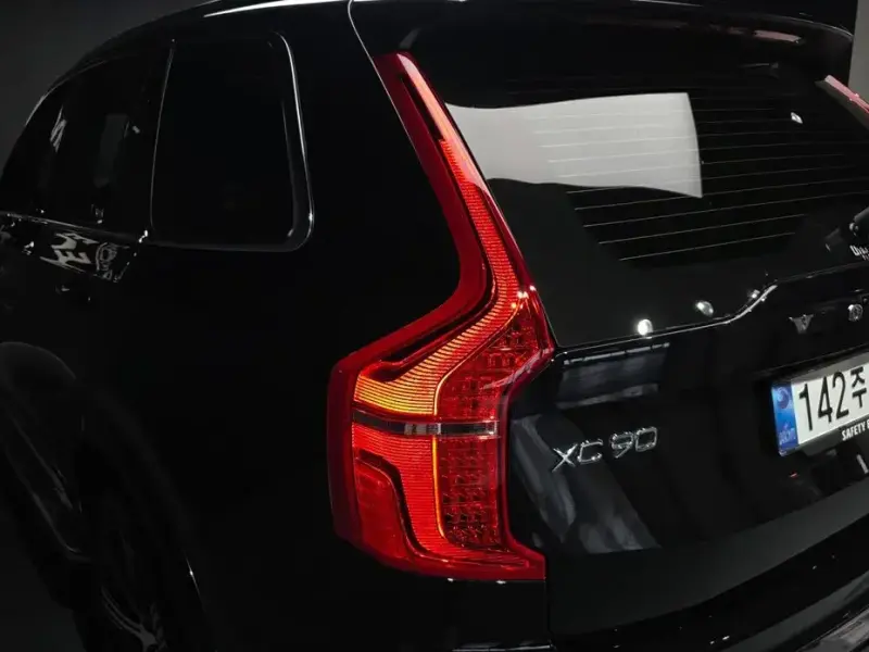 2025 Volvo XC90 с пробегом 8 458 км