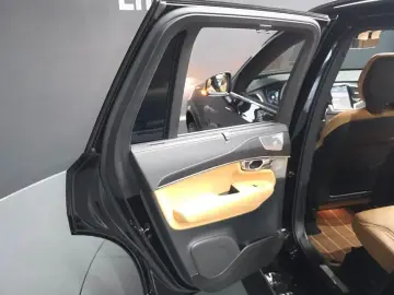 2025 Volvo XC90 с пробегом 8 458 км