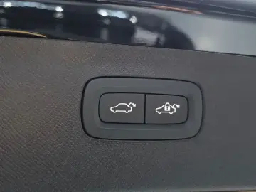 2025 Volvo XC90 с пробегом 8 458 км