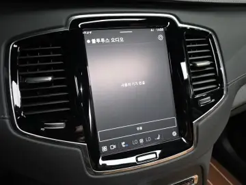 2025 Volvo XC90 с пробегом 8 458 км