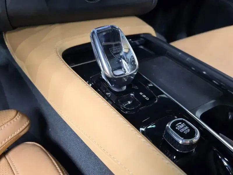 2023 Volvo XC90 с пробегом 63 972 км