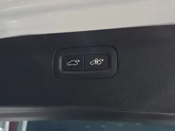 2023 Volvo XC90 с пробегом 63 972 км