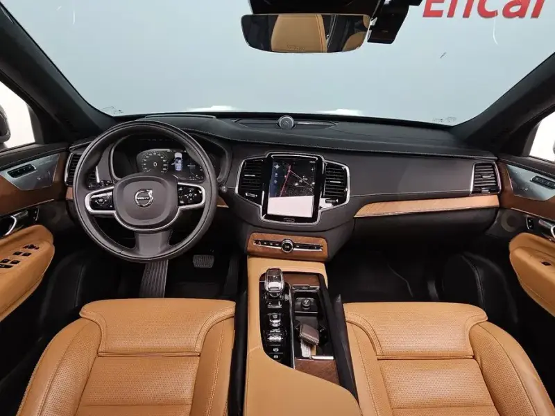 2020 Volvo XC90 с пробегом 32 545 км