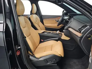 2020 Volvo XC90 с пробегом 32 545 км