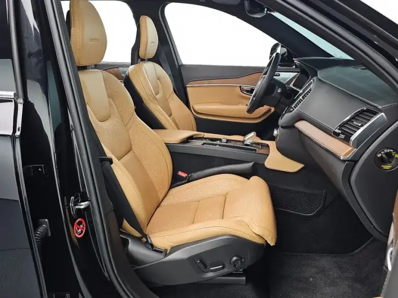 2020 Volvo XC90 с пробегом 32 545 км