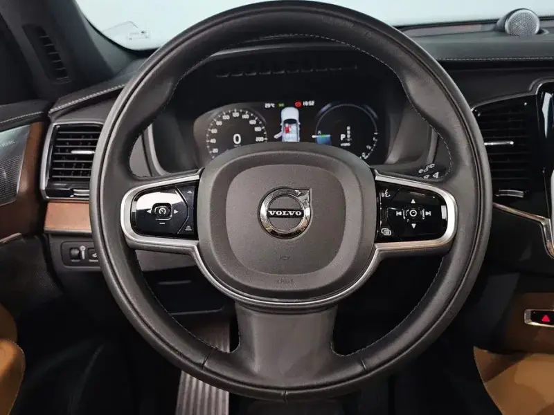 2020 Volvo XC90 с пробегом 32 545 км