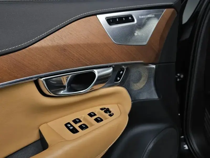 2020 Volvo XC90 с пробегом 32 545 км
