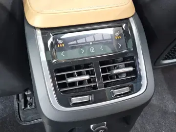 2020 Volvo XC90 с пробегом 32 545 км