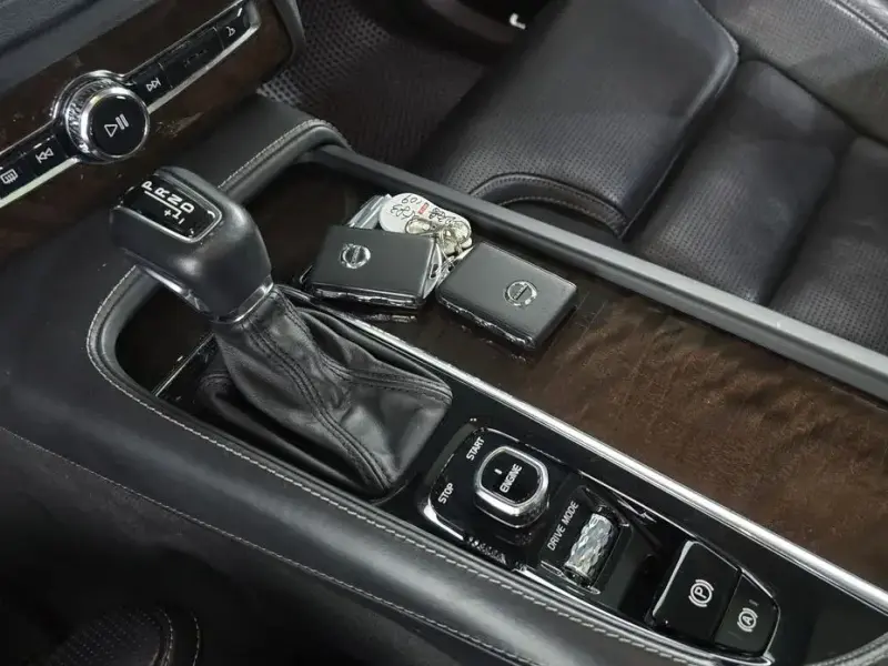 2016 Volvo XC90 с пробегом 119 963 км