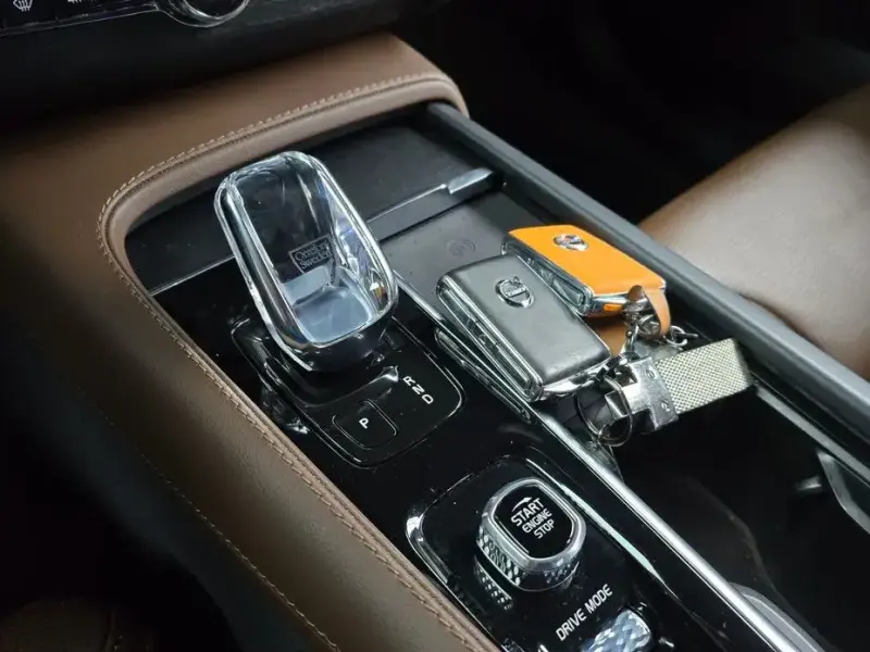 2021 Volvo XC90 с пробегом 14 599 км