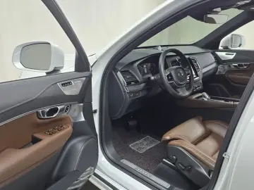 2021 Volvo XC90 с пробегом 14 599 км