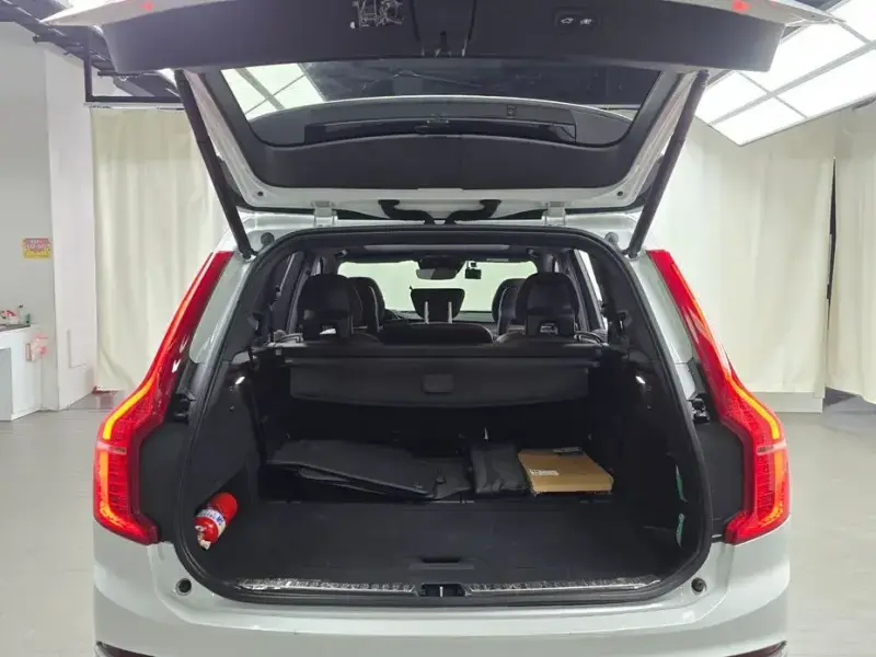 2021 Volvo XC90 с пробегом 14 599 км
