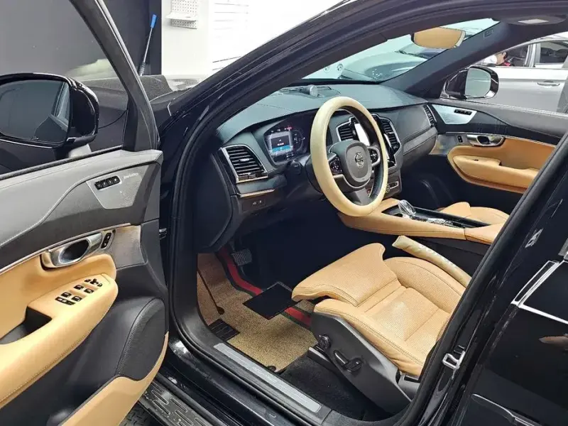 2023 Volvo XC90 с пробегом 53 230 км