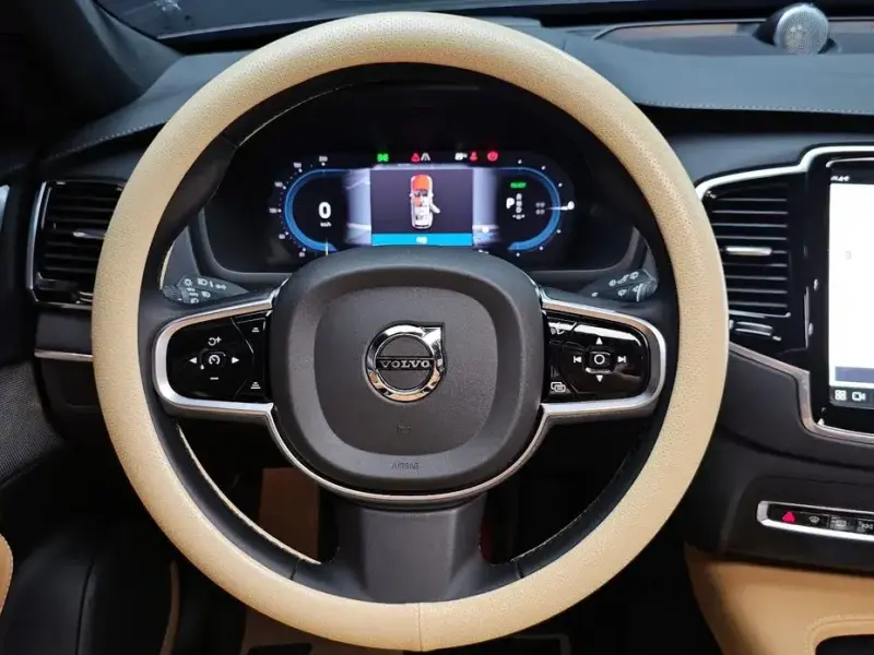 2023 Volvo XC90 с пробегом 53 230 км