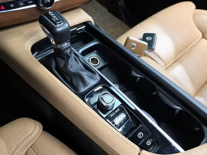 2018 Volvo XC90 с пробегом 98 055 км