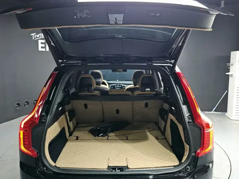 2023 Volvo XC90 с пробегом 53 230 км