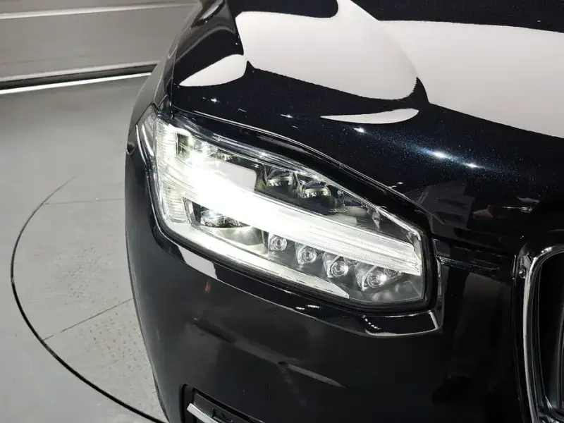2023 Volvo XC90 с пробегом 53 230 км