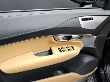 2023 Volvo XC90 с пробегом 53 230 км