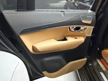 2023 Volvo XC90 с пробегом 53 230 км