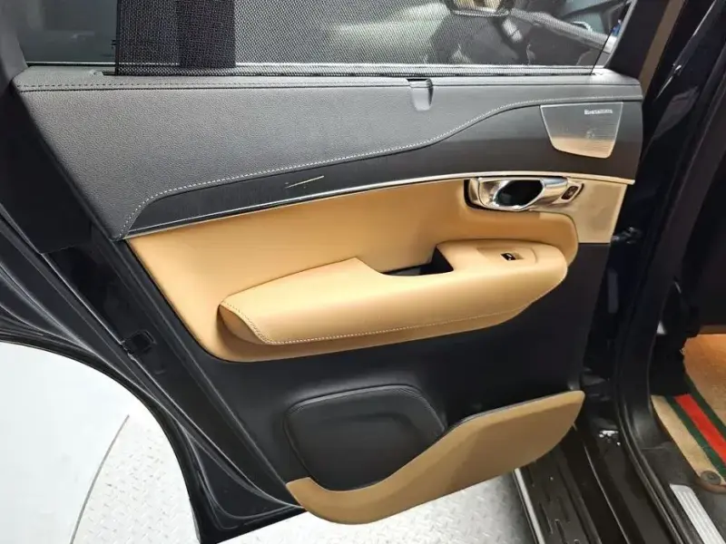 2023 Volvo XC90 с пробегом 53 230 км