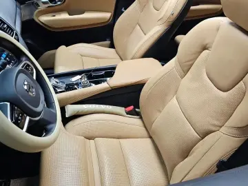 2023 Volvo XC90 с пробегом 53 230 км