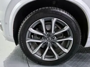 2019 Volvo XC90 с пробегом 100 854 км