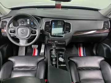 2019 Volvo XC90 с пробегом 100 854 км