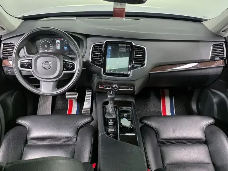 2019 Volvo XC90 с пробегом 100 854 км