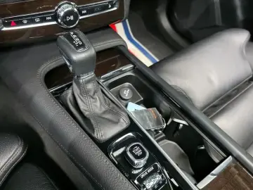 2019 Volvo XC90 с пробегом 100 854 км