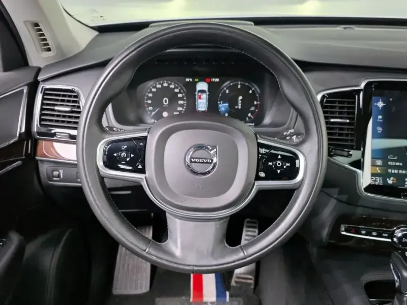 2019 Volvo XC90 с пробегом 100 854 км