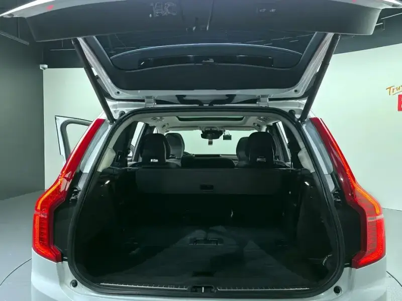 2019 Volvo XC90 с пробегом 100 854 км
