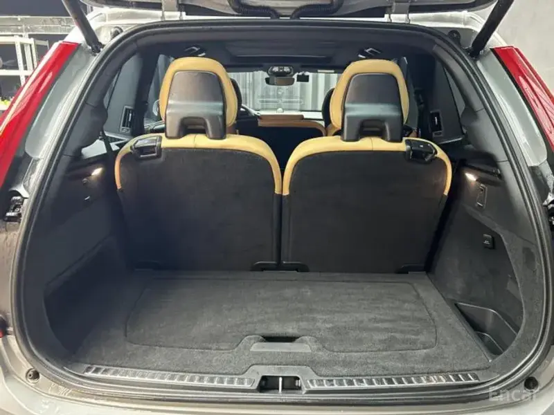 2023 Volvo XC90 с пробегом 51 609 км