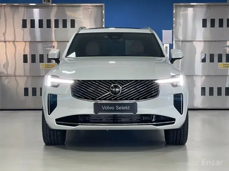 2025 Volvo XC90 с пробегом 5 753 км