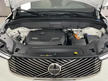 2025 Volvo XC90 с пробегом 5 753 км