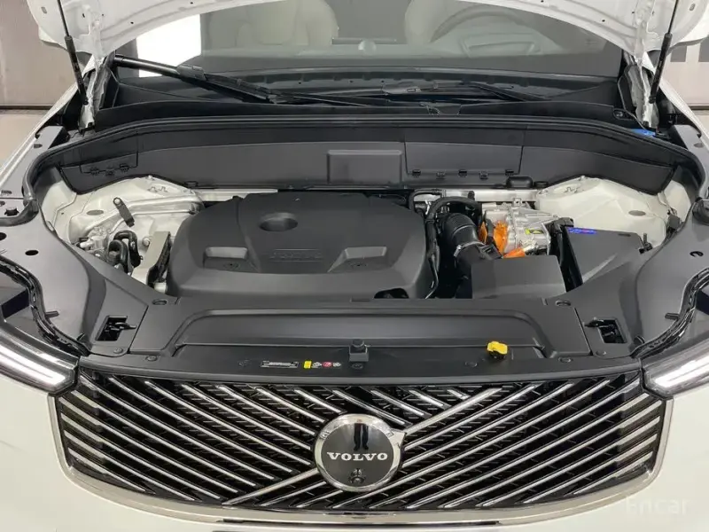 2025 Volvo XC90 с пробегом 5 753 км