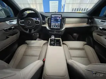2025 Volvo XC90 с пробегом 5 753 км