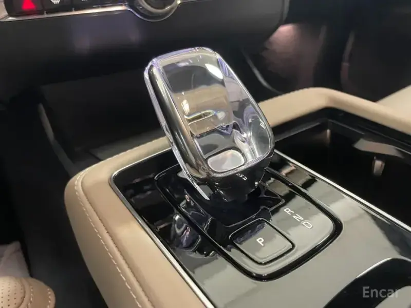 2025 Volvo XC90 с пробегом 5 753 км